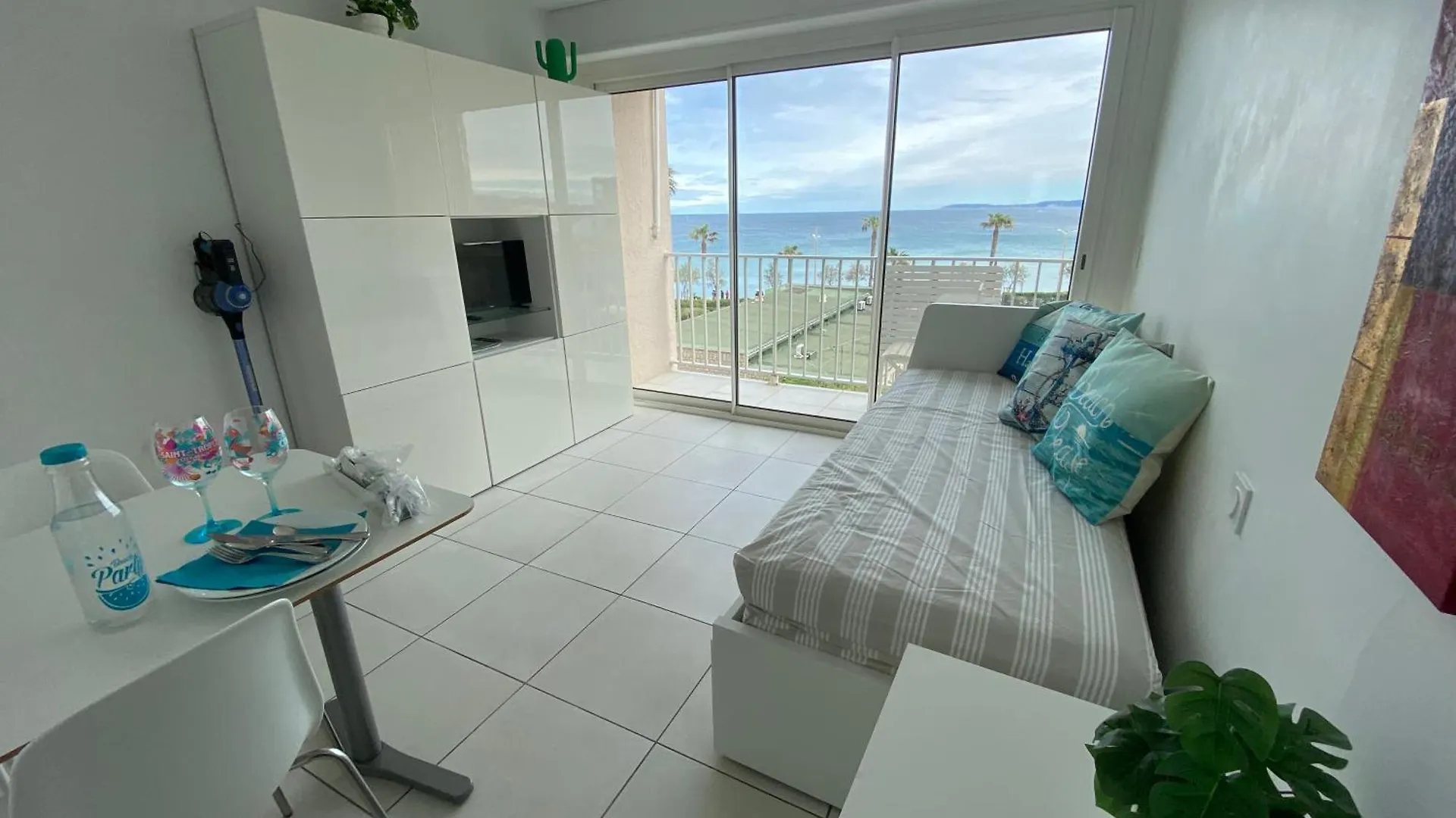 Magnifique Studio Cabine 4 Pers Vue Et Bord De Mer, Parking, Clim, Wifi Le Lavandou 0*,