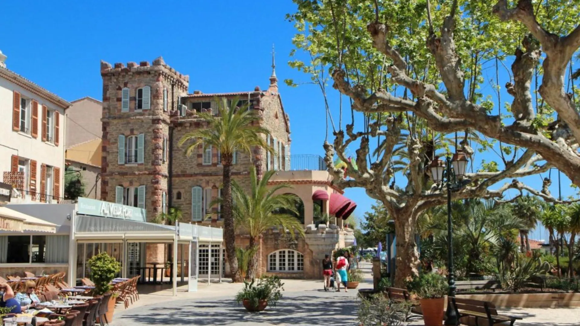 Apartment Magnifique Studio Cabine 4 Pers Vue Et Bord De Mer, Parking, Clim, Wifi Le Lavandou